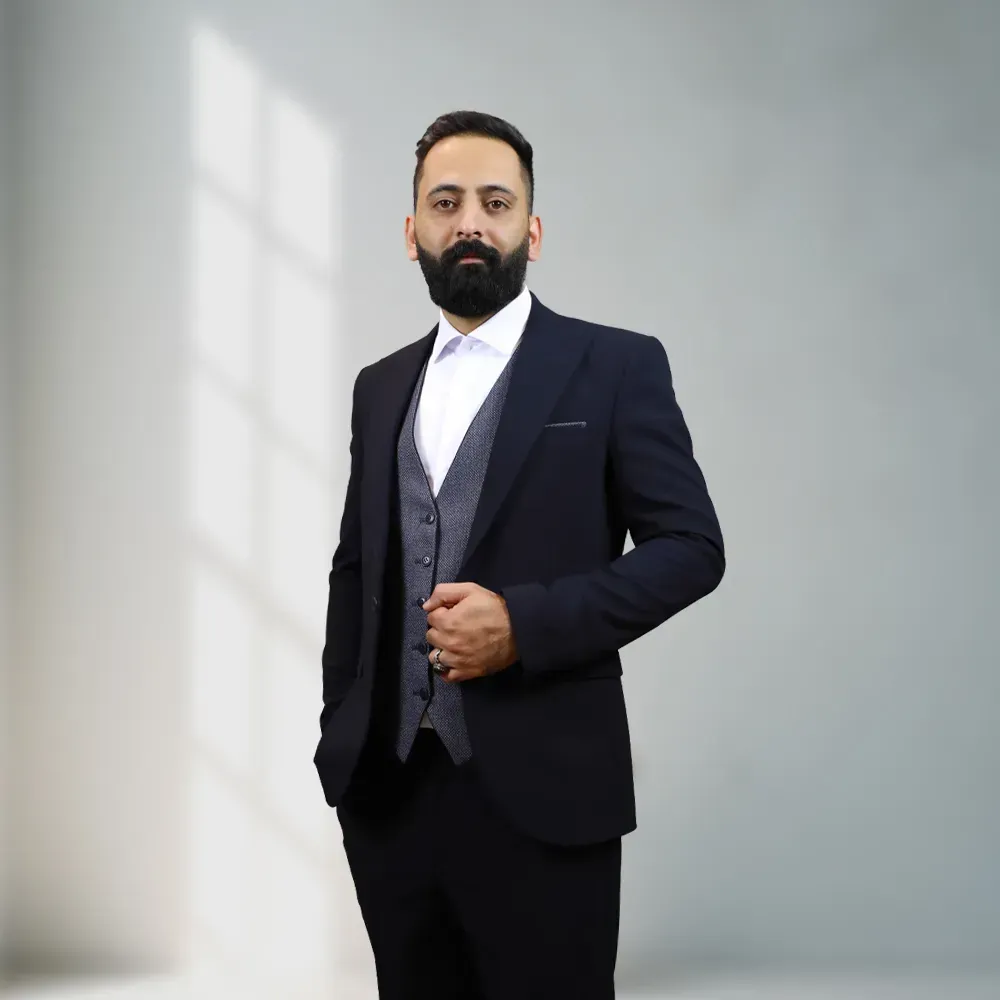 علی لطیفی